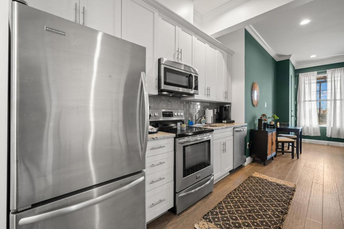 New! Sangria Suite - Upscale Ybor City Studio, Right On 7Th Ave タンパ エクステリア 写真