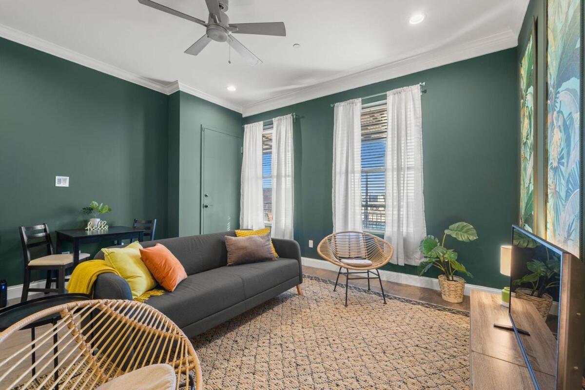 New! Sangria Suite - Upscale Ybor City Studio, Right On 7Th Ave タンパ エクステリア 写真