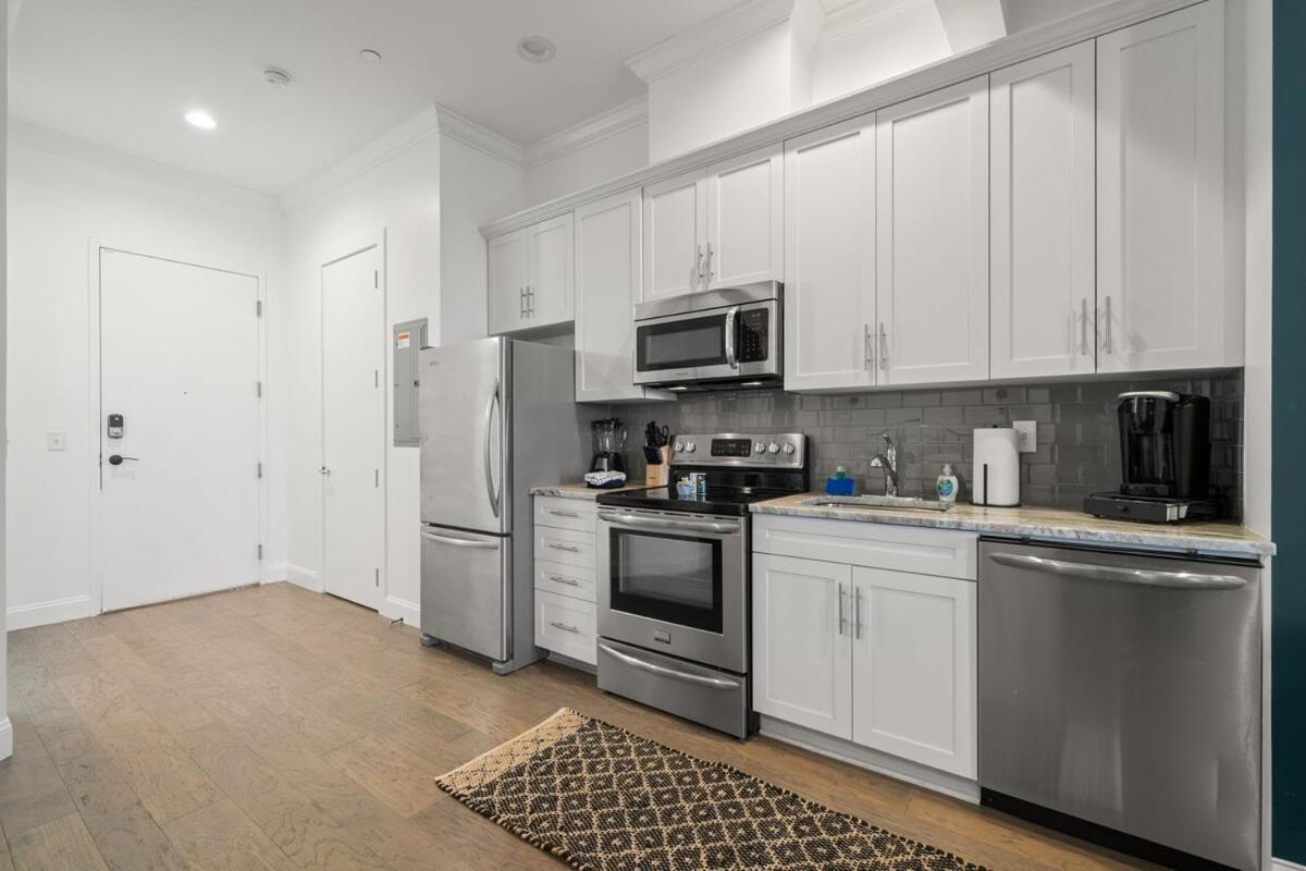 New! Sangria Suite - Upscale Ybor City Studio, Right On 7Th Ave タンパ エクステリア 写真