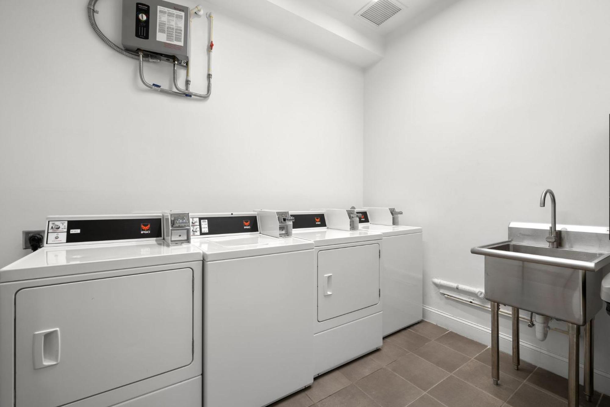 New! Sangria Suite - Upscale Ybor City Studio, Right On 7Th Ave タンパ エクステリア 写真