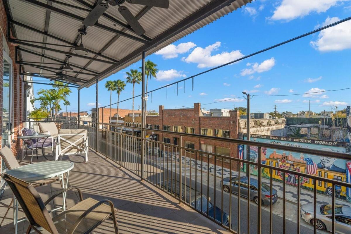 New! Sangria Suite - Upscale Ybor City Studio, Right On 7Th Ave タンパ エクステリア 写真